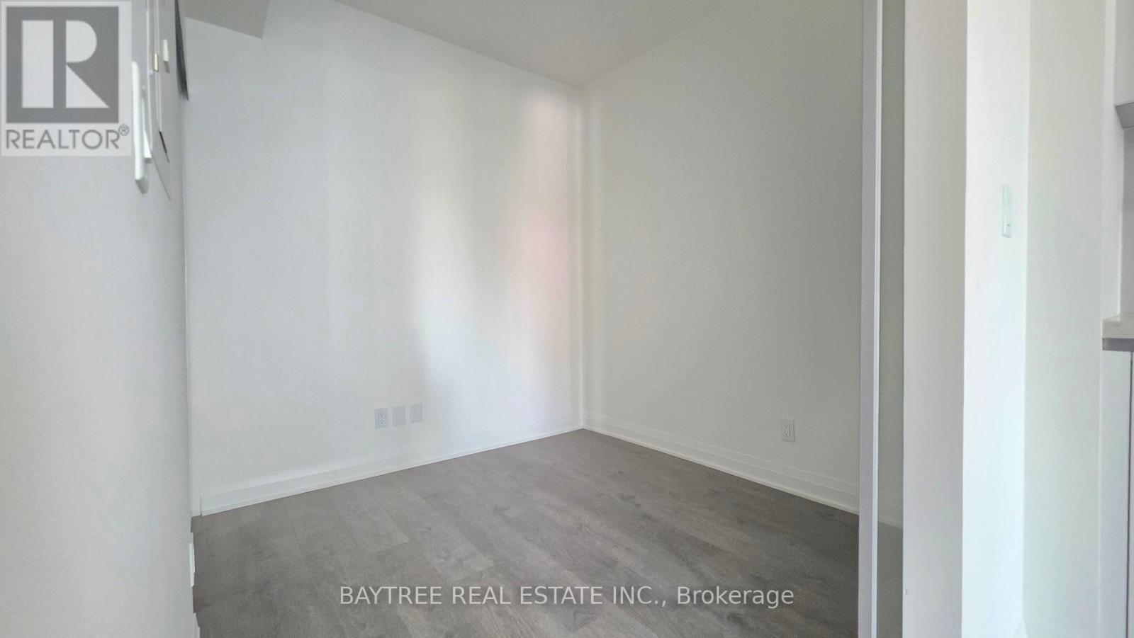 2401 - 4015 The Exchange, Mississauga, Ontario  L5B 0N9 - Photo 10 - W12615762