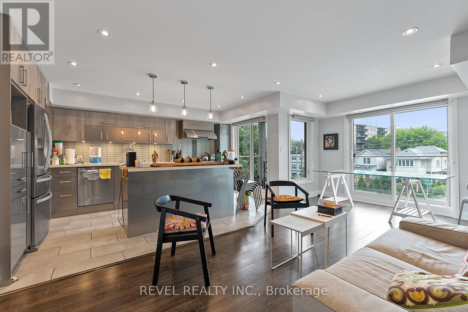 3 - 2504 LAKESHORE BOULEVARD W, Toronto, Ontario