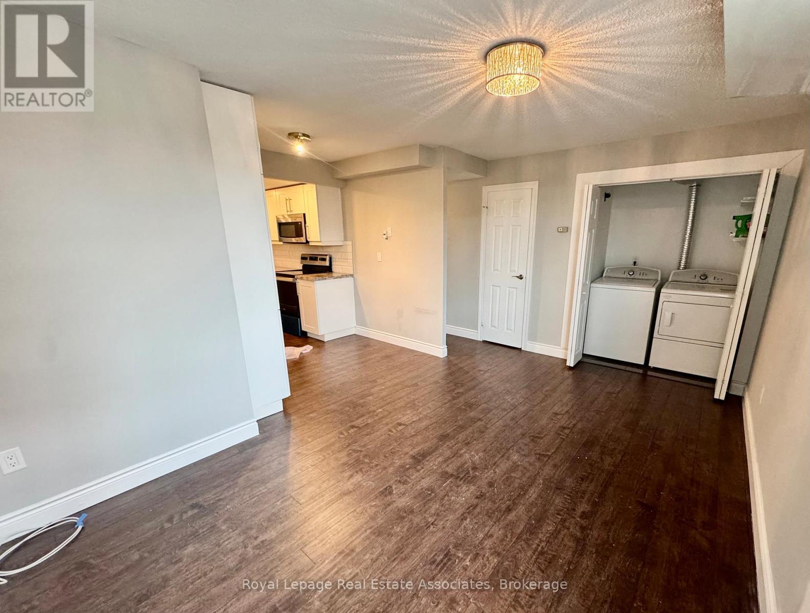 1006 - 3100 Kirwin Avenue, Mississauga, Ontario  L5A 3S6 - Photo 6 - W12615818