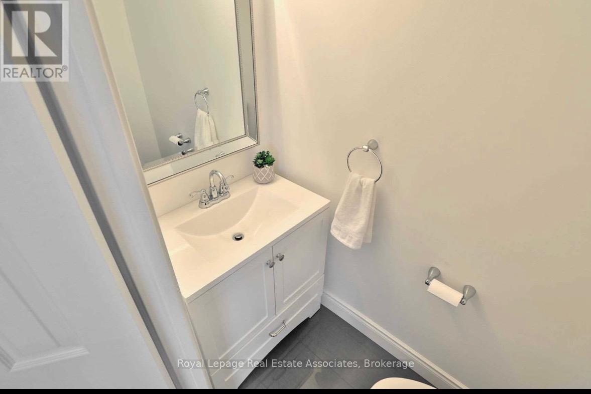 1006 - 3100 Kirwin Avenue, Mississauga, Ontario  L5A 3S6 - Photo 9 - W12615818