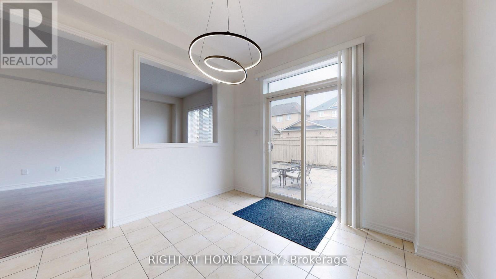 5592 Meadowcrest Avenue, Mississauga, Ontario  L5M 0N1 - Photo 15 - W12615832