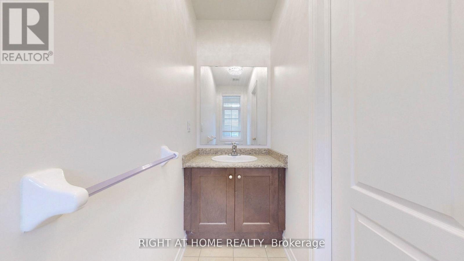 5592 Meadowcrest Avenue, Mississauga, Ontario  L5M 0N1 - Photo 17 - W12615832