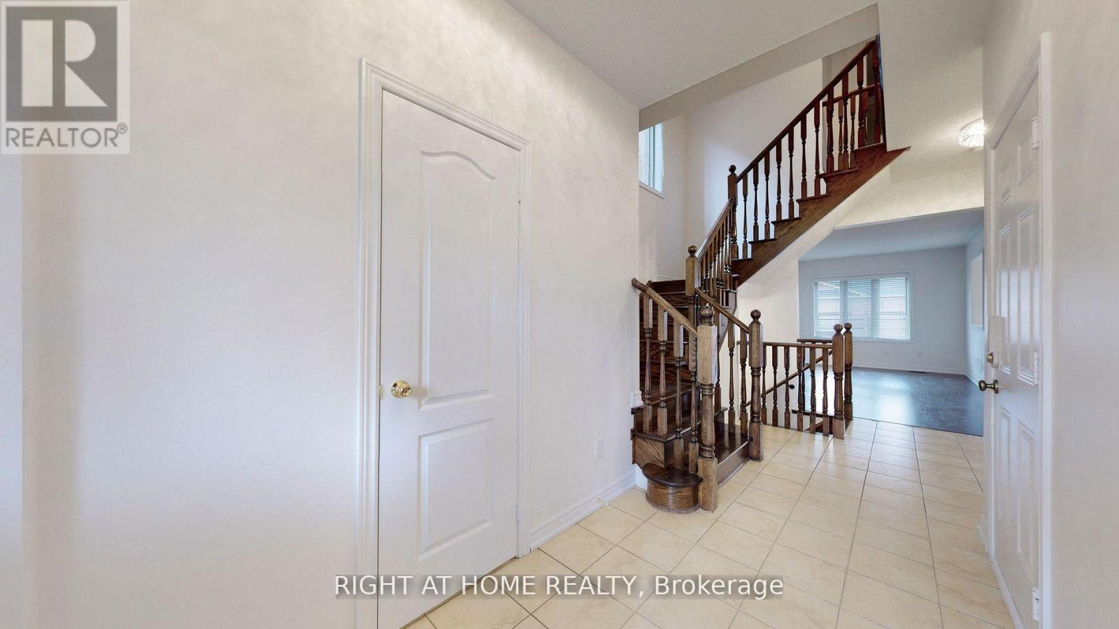 5592 Meadowcrest Avenue, Mississauga, Ontario  L5M 0N1 - Photo 19 - W12615832