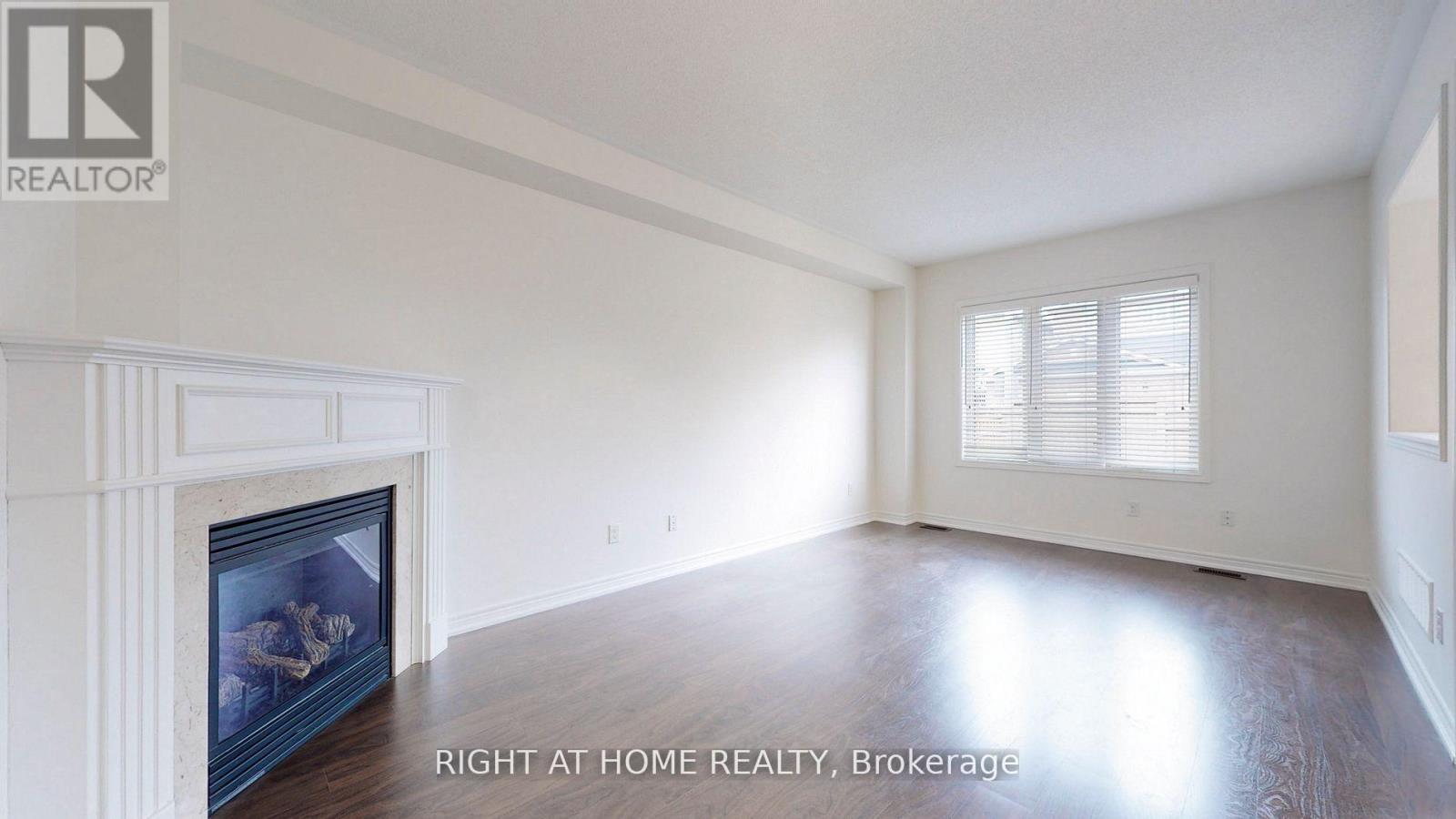 5592 Meadowcrest Avenue, Mississauga, Ontario  L5M 0N1 - Photo 2 - W12615832