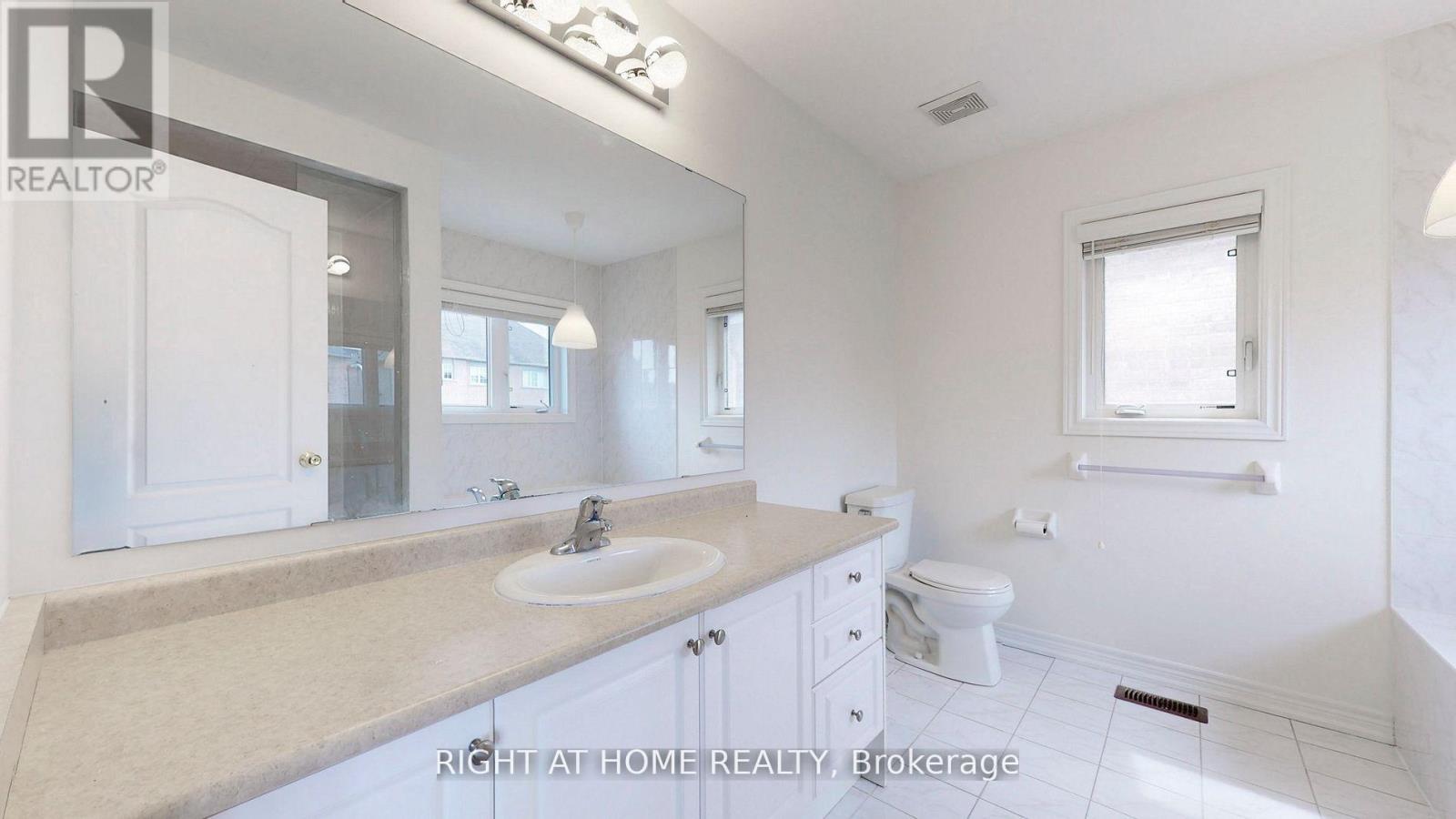 5592 Meadowcrest Avenue, Mississauga, Ontario  L5M 0N1 - Photo 26 - W12615832