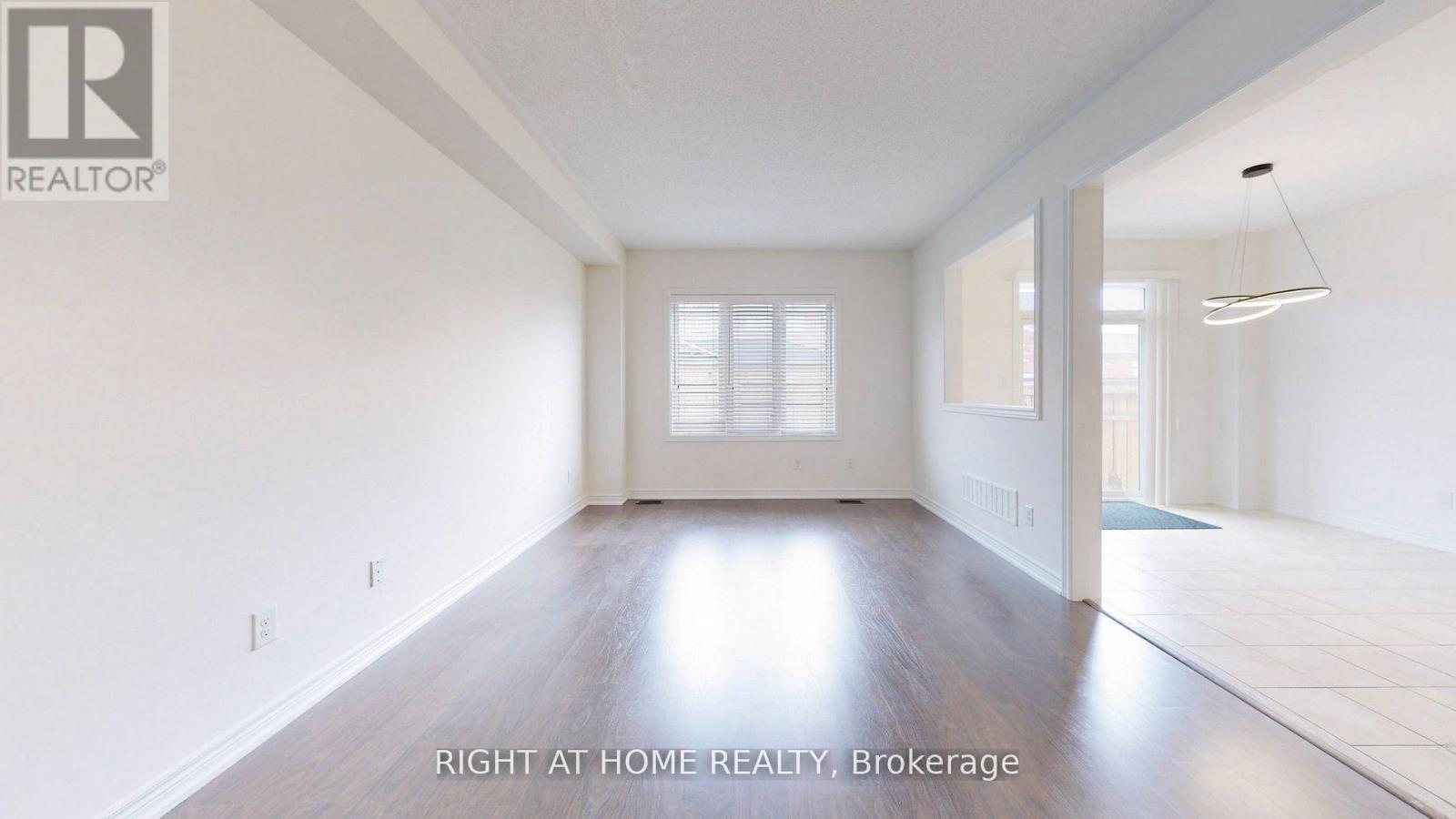 5592 Meadowcrest Avenue, Mississauga, Ontario  L5M 0N1 - Photo 3 - W12615832