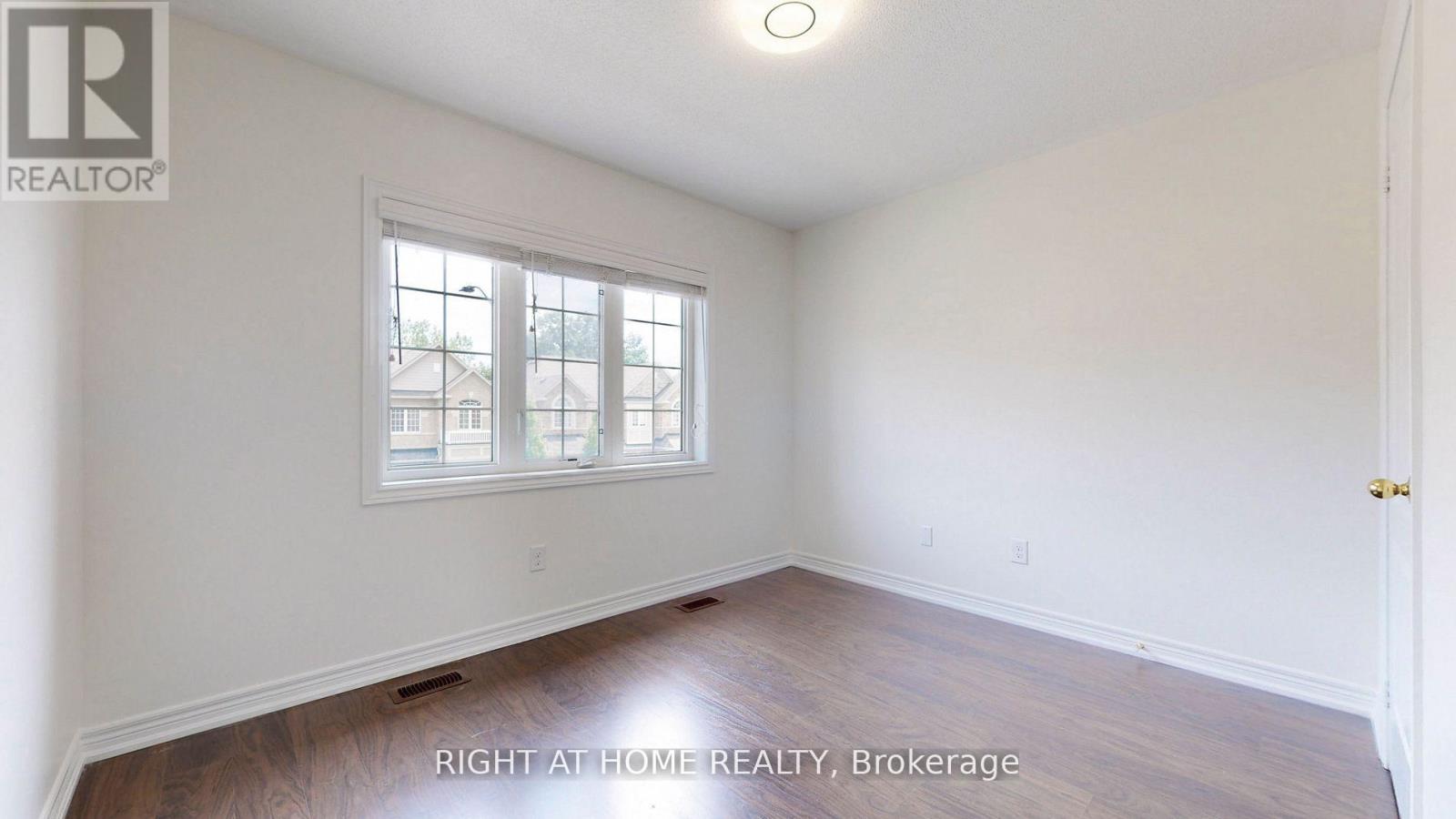 5592 Meadowcrest Avenue, Mississauga, Ontario  L5M 0N1 - Photo 35 - W12615832