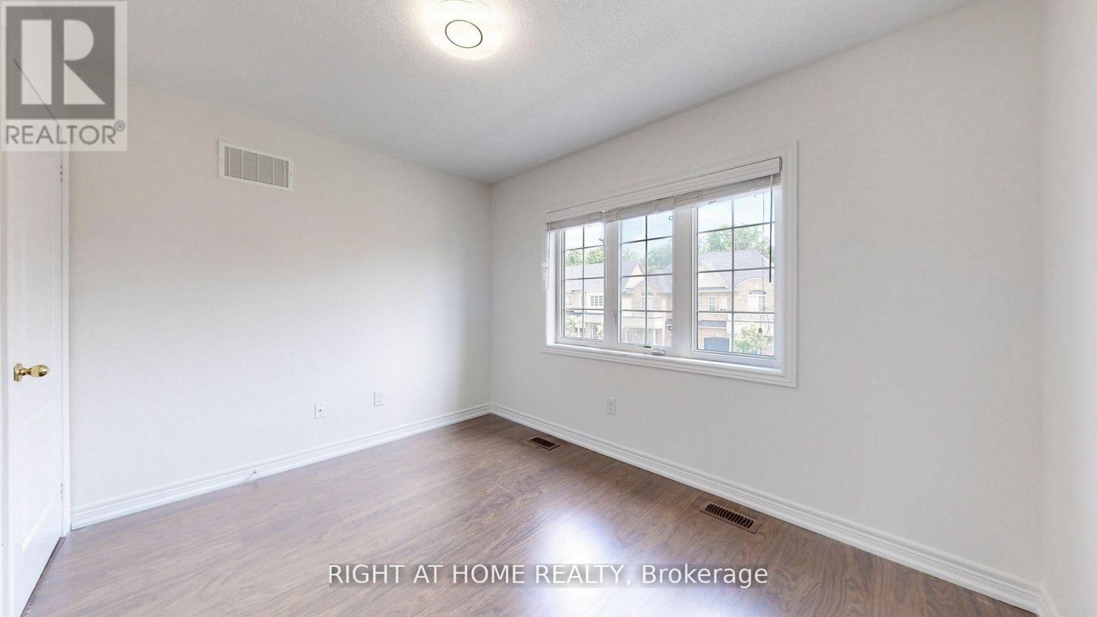 5592 Meadowcrest Avenue, Mississauga, Ontario  L5M 0N1 - Photo 37 - W12615832