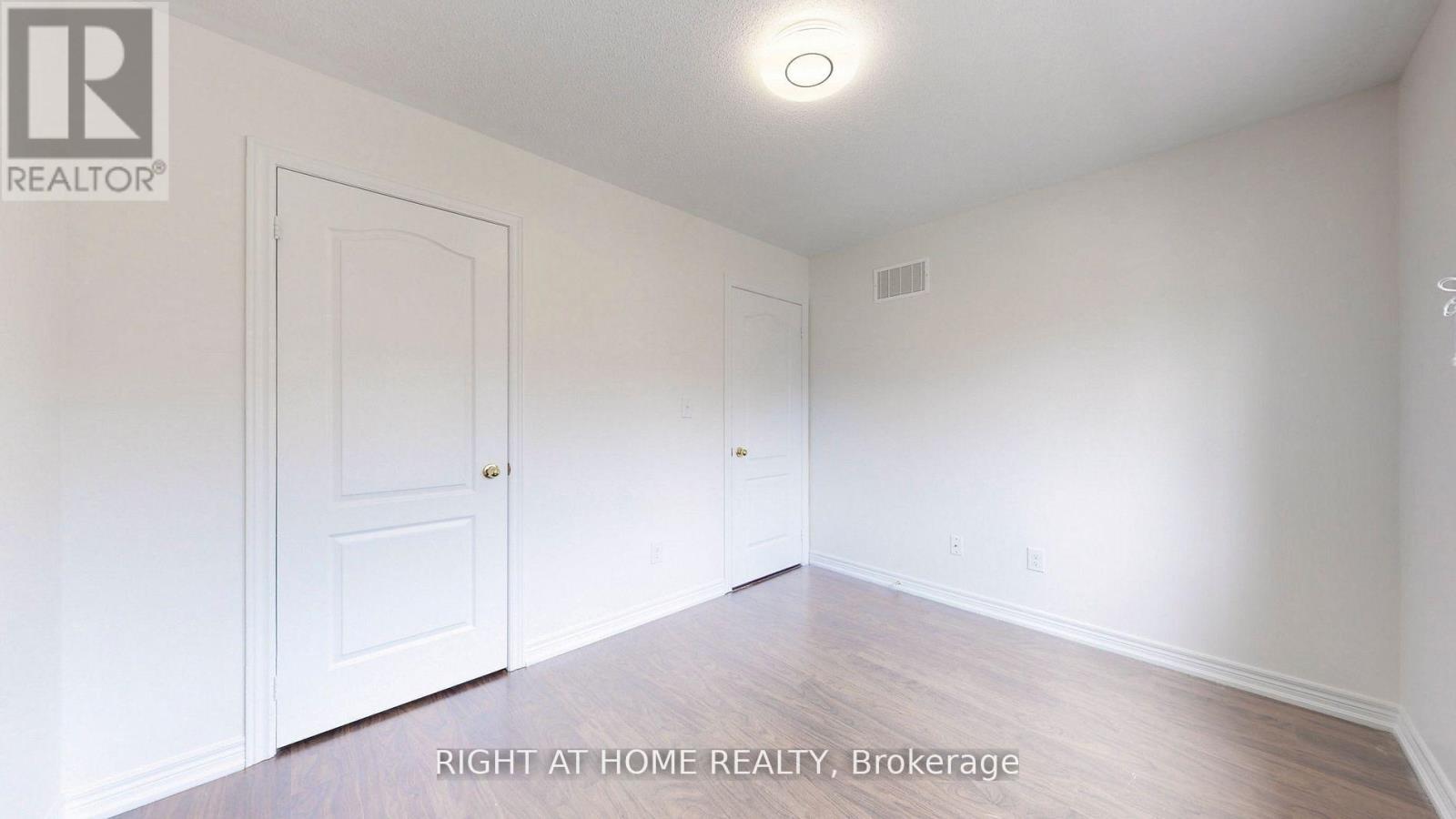 5592 Meadowcrest Avenue, Mississauga, Ontario  L5M 0N1 - Photo 39 - W12615832