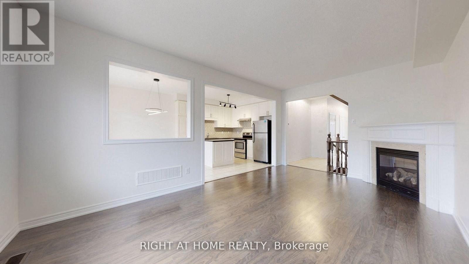 5592 Meadowcrest Avenue, Mississauga, Ontario  L5M 0N1 - Photo 7 - W12615832