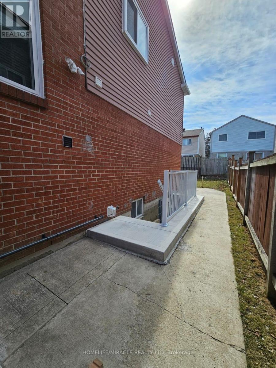 40 Judith Crescent, Brampton, Ontario  L6S 3J4 - Photo 15 - W12615856