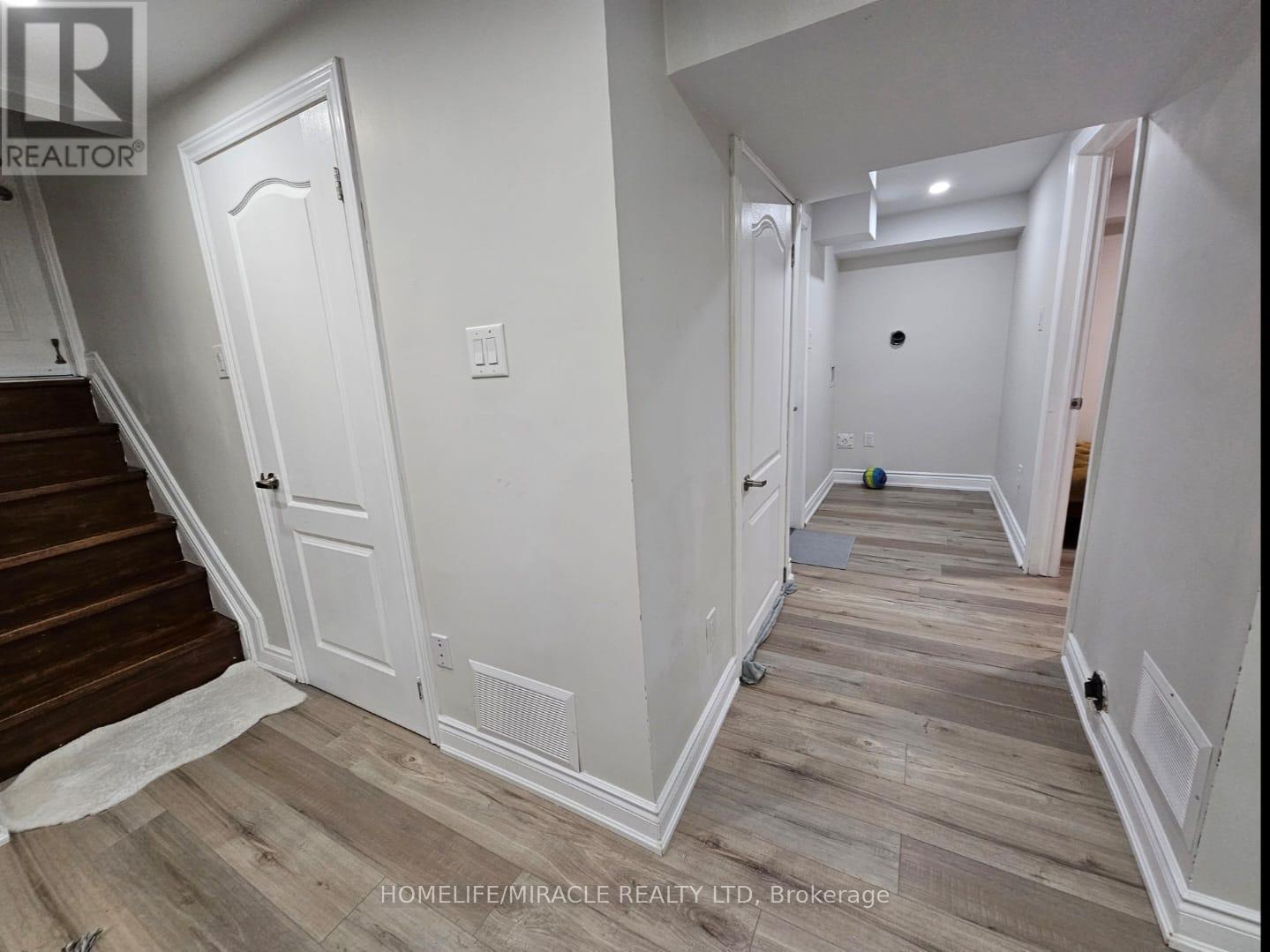 40 Judith Crescent, Brampton, Ontario  L6S 3J4 - Photo 3 - W12615856