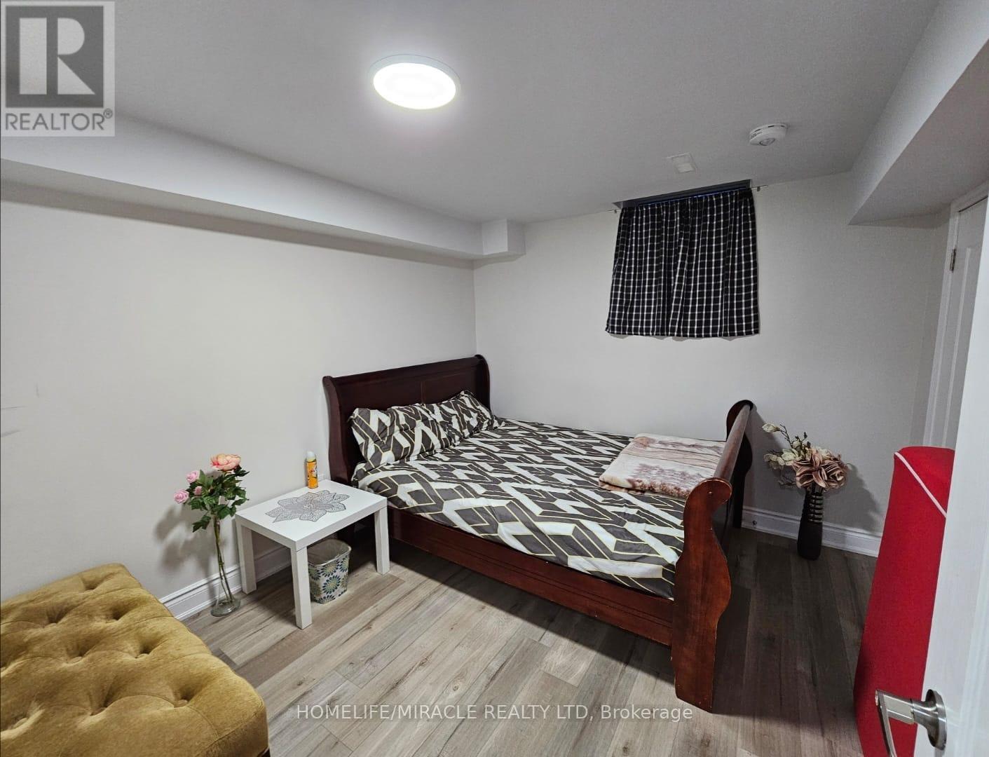 40 Judith Crescent, Brampton, Ontario  L6S 3J4 - Photo 8 - W12615856