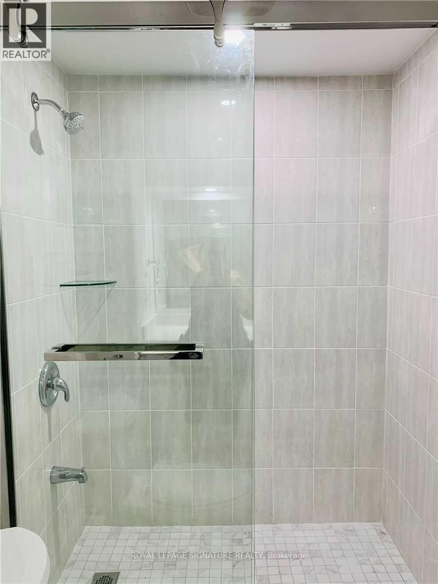 Lower - 23 Lynmont Road, Toronto, Ontario  M9V 3W7 - Photo 5 - W12615860