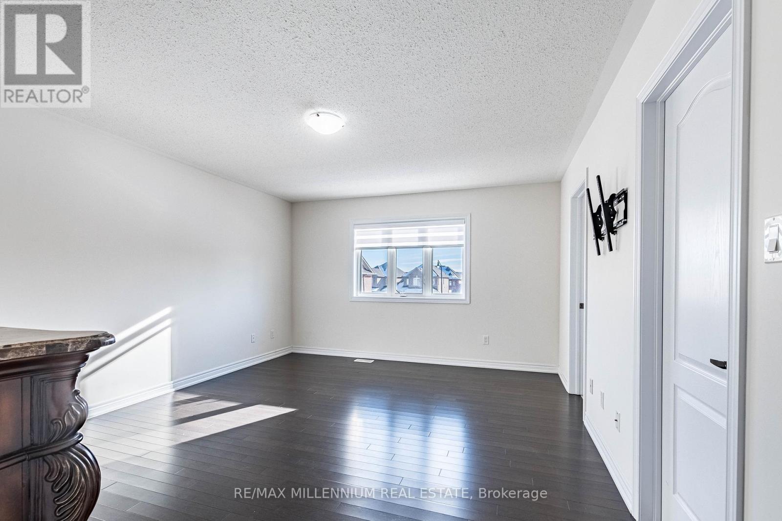 11 Spokanne Street, Brampton, Ontario  L6R 4A2 - Photo 35 - W12615892