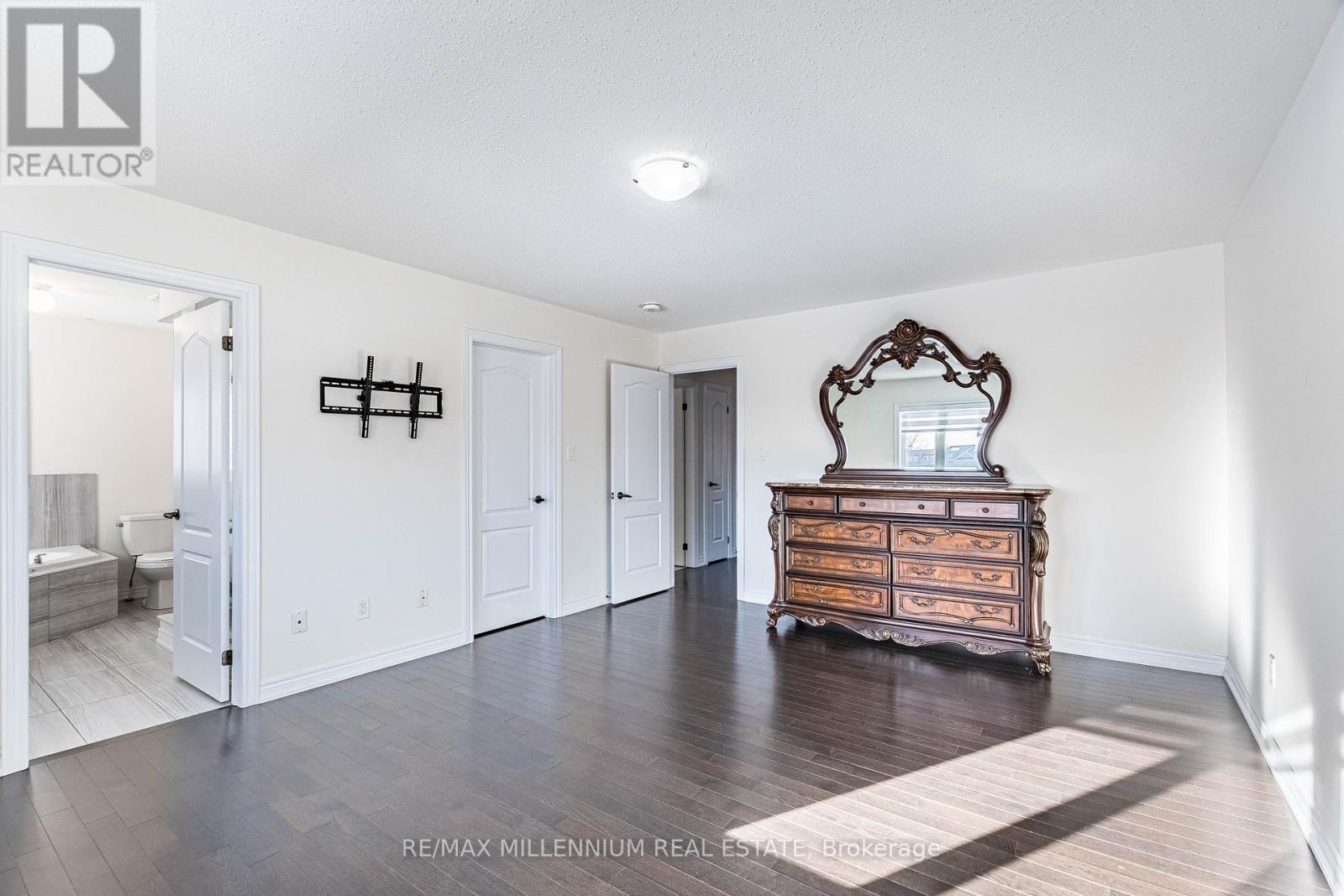 11 Spokanne Street, Brampton, Ontario  L6R 4A2 - Photo 39 - W12615892