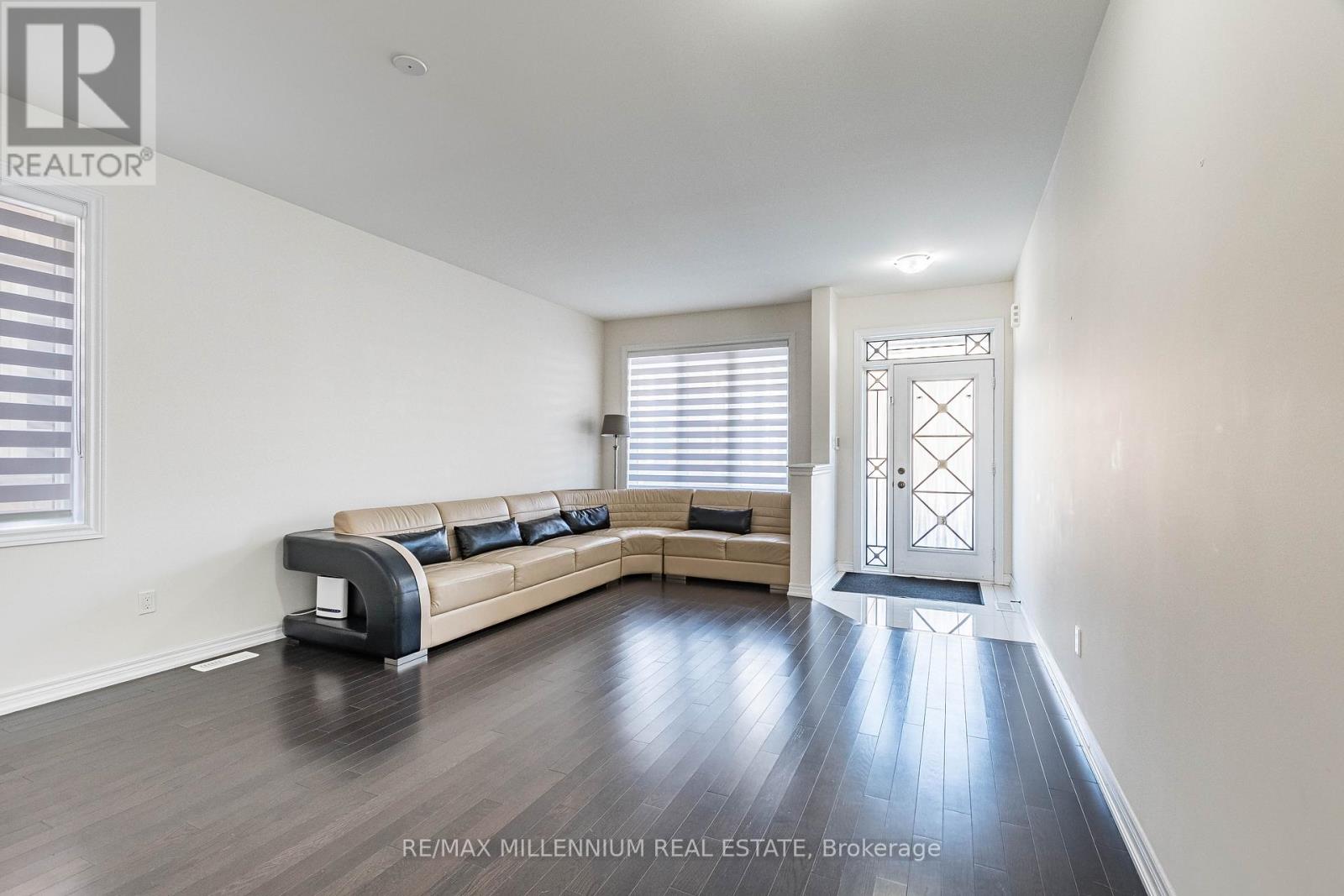 11 Spokanne Street, Brampton, Ontario  L6R 4A2 - Photo 9 - W12615892