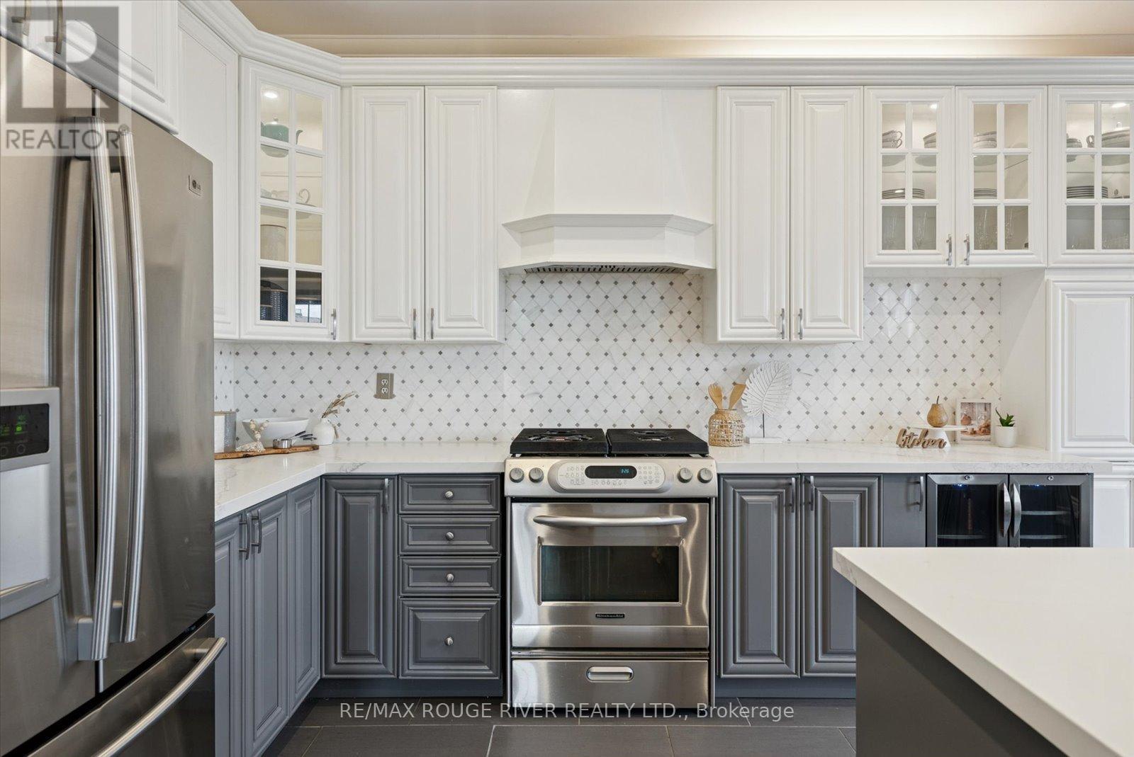 15 Eastgate Circle, Whitby, Ontario  L1M 2N3 - Photo 10 - E12615974