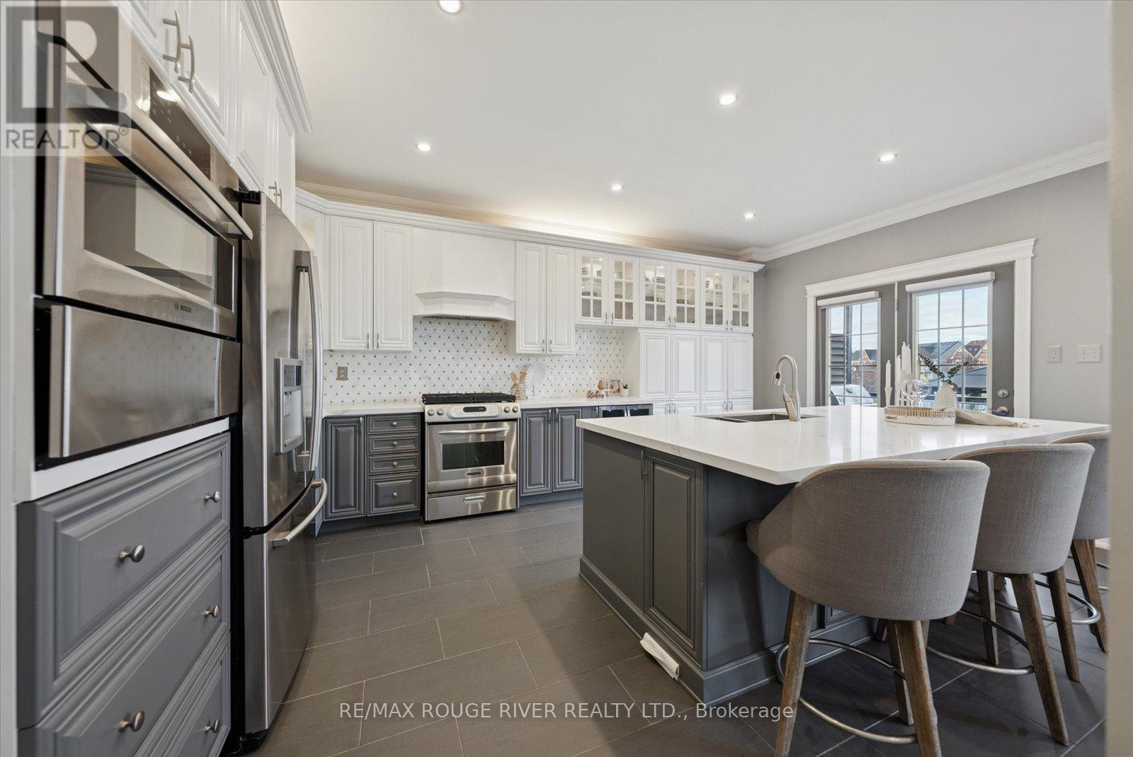 15 Eastgate Circle, Whitby, Ontario  L1M 2N3 - Photo 9 - E12615974