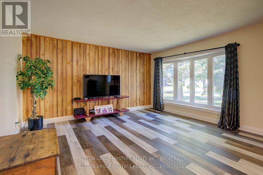 4071 Colebrook Road, South Frontenac, Ontario  K0H 1V0 - Photo 9 - X12615928