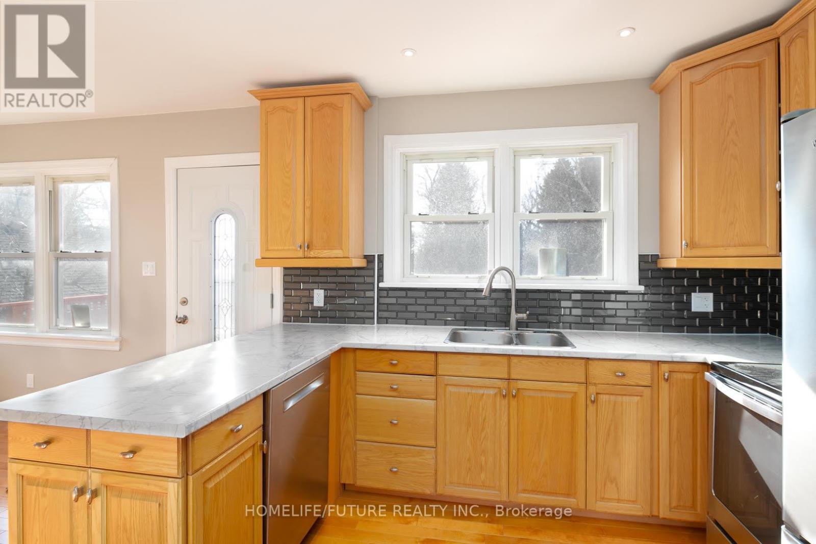 Upper - 76 Young Street, Brighton, Ontario  K0K 1H0 - Photo 10 - X12615734