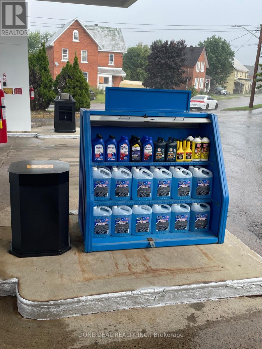 640 Pembroke Street W, Pembroke, Ontario  K8A 5P3 - Photo 10 - X12615776