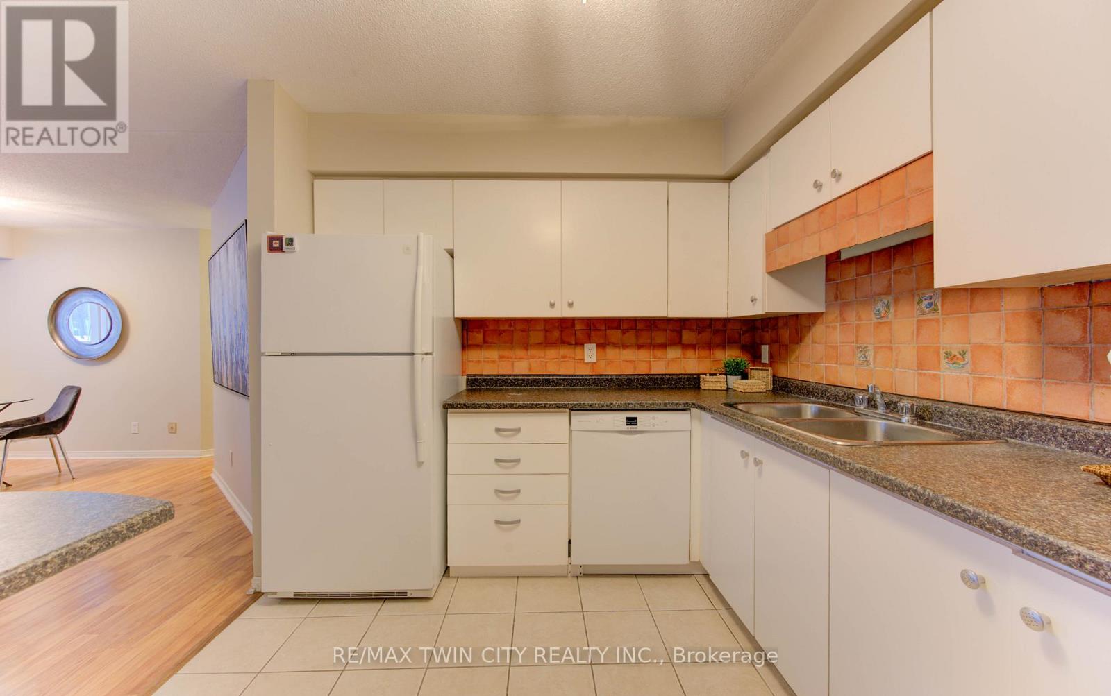 50 - 3085 Kingsway Drive, Waterloo, Ontario  N2C 2P2 - Photo 15 - X12615798