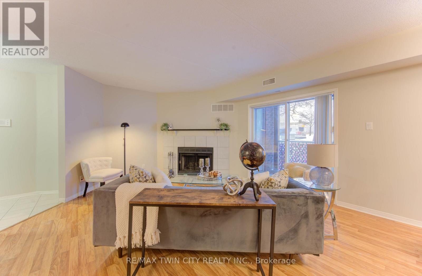 50 - 3085 Kingsway Drive, Waterloo, Ontario  N2C 2P2 - Photo 5 - X12615798