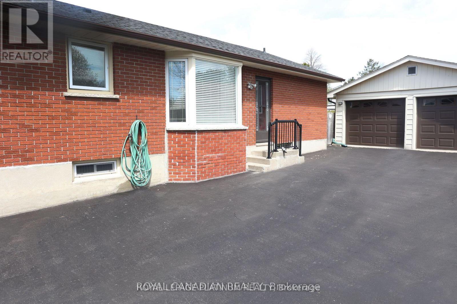 77 Culver Crescent, London East, Ontario  N5V 3G3 - Photo 11 - X12615800