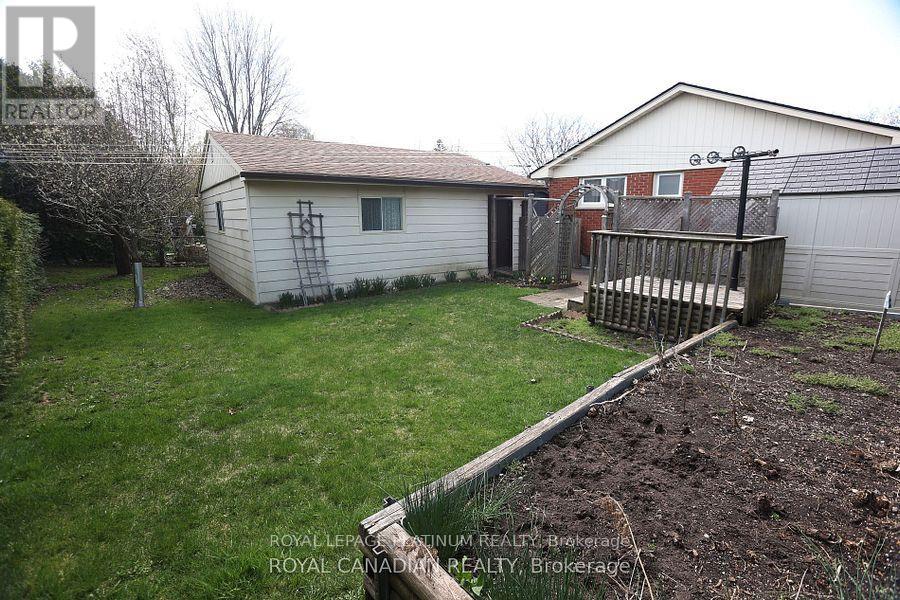 77 Culver Crescent, London East, Ontario  N5V 3G3 - Photo 9 - X12615800