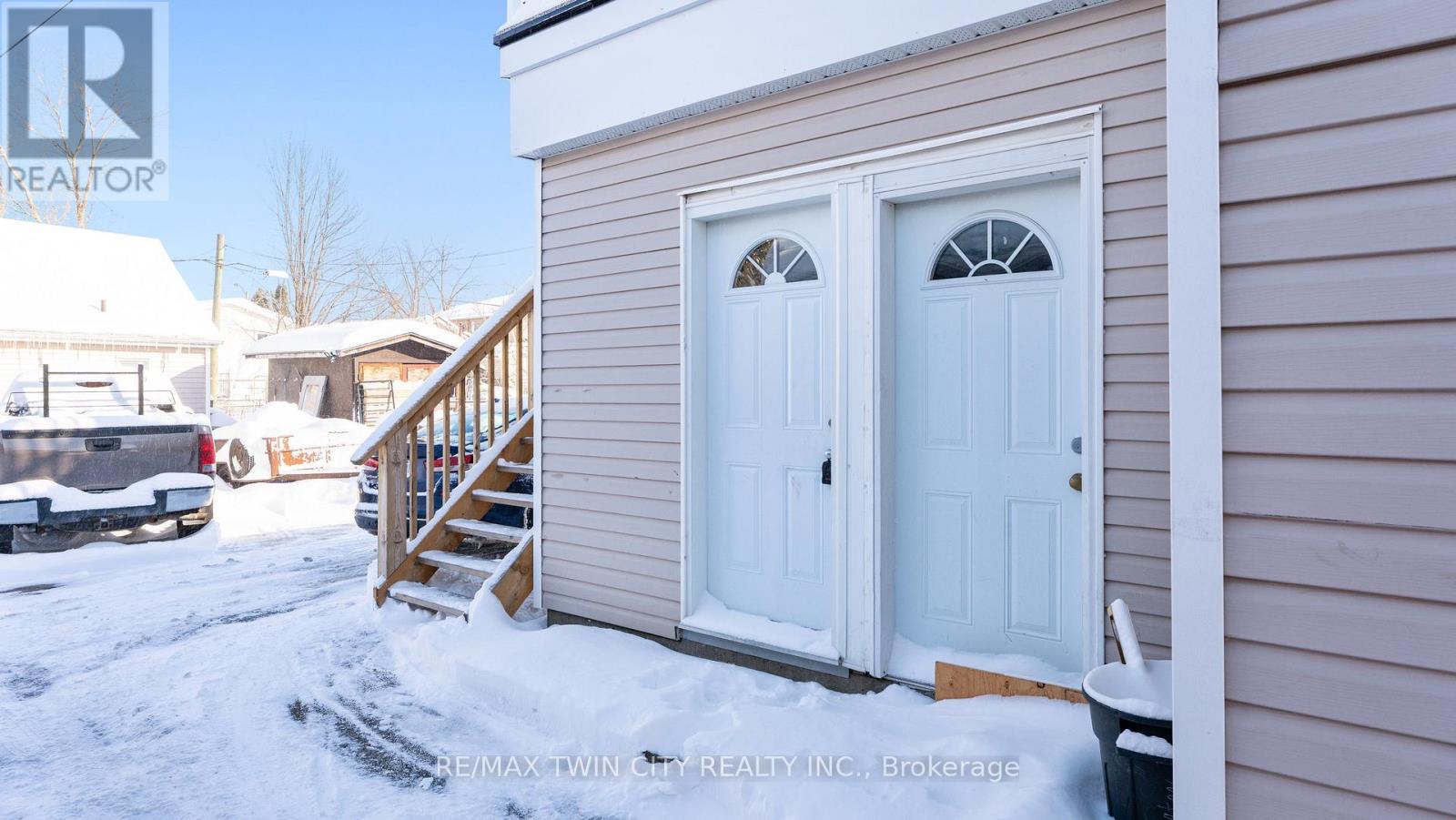 1 - 356 Wellington Street, Brantford, Ontario  N3S 4A6 - Photo 2 - X12615884