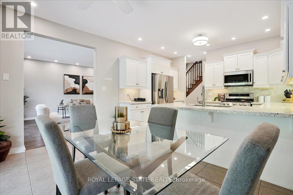 95 Hemlock Way, Grimsby, Ontario  L3M 0A9 - Photo 4 - X12615896