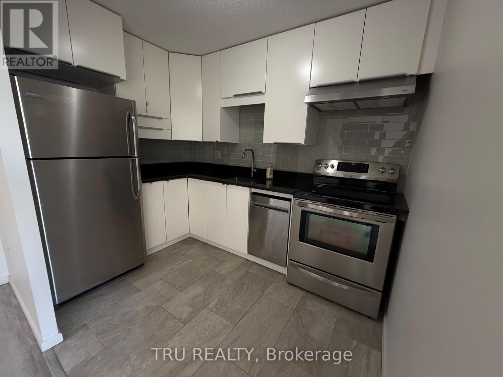 209 - 20 Chesterton Drive, Ottawa, Ontario K2E 6Z7 - Photo 5 - X12615972