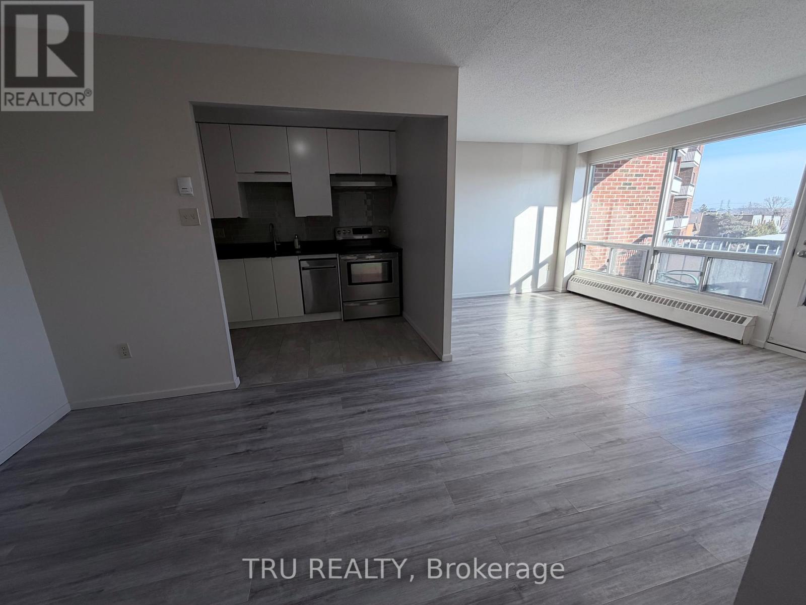 209 - 20 Chesterton Drive, Ottawa, Ontario K2E 6Z7 - Photo 6 - X12615972