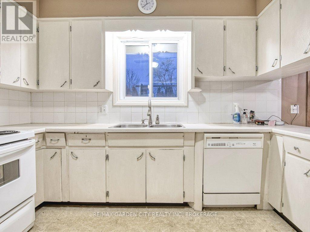 2 Sikorski Avenue, St. Catharines, Ontario  L2M 5W7 - Photo 12 - X12615958