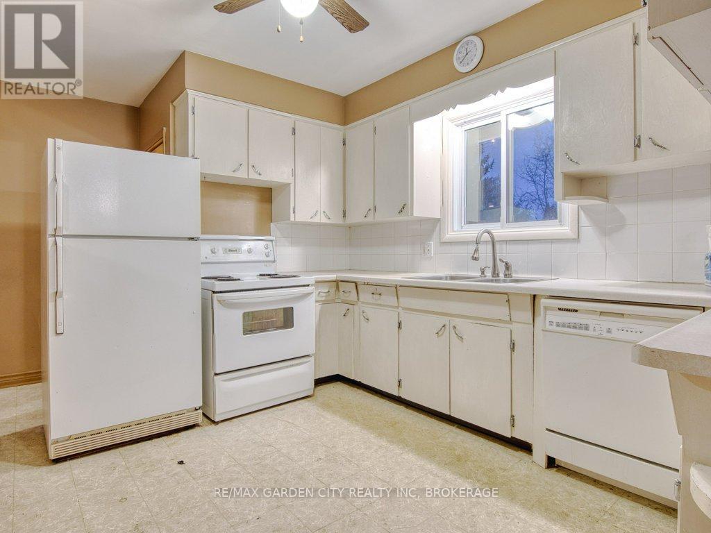 2 Sikorski Avenue, St. Catharines, Ontario  L2M 5W7 - Photo 13 - X12615958