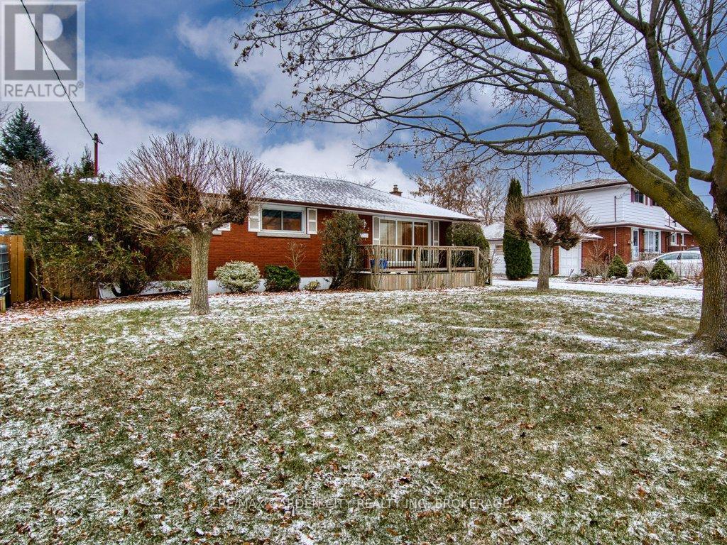 2 Sikorski Avenue, St. Catharines, Ontario  L2M 5W7 - Photo 2 - X12615958