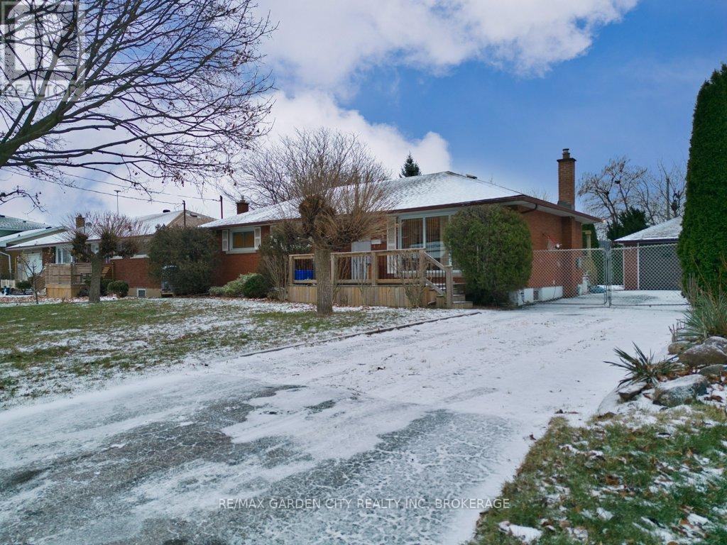 2 Sikorski Avenue, St. Catharines, Ontario  L2M 5W7 - Photo 7 - X12615958