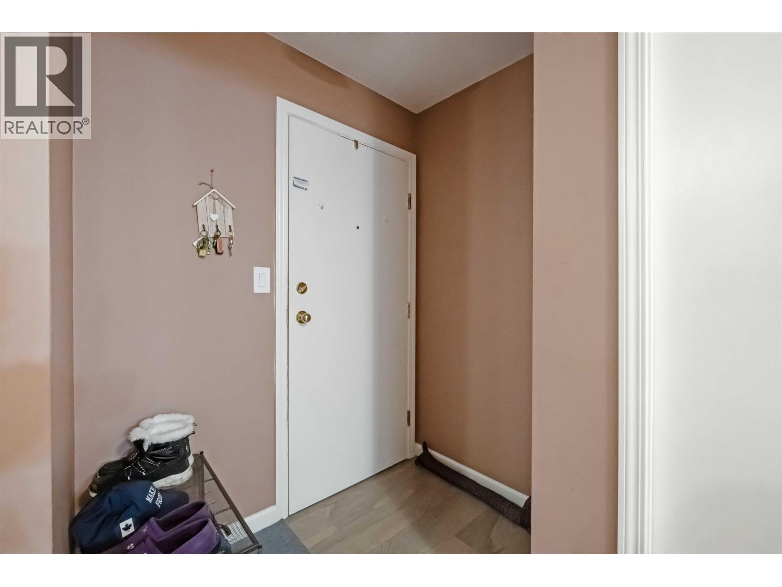 401 22351 St Anne Avenue, Maple Ridge, British Columbia  V2X 2E7 - Photo 3 - R3073205