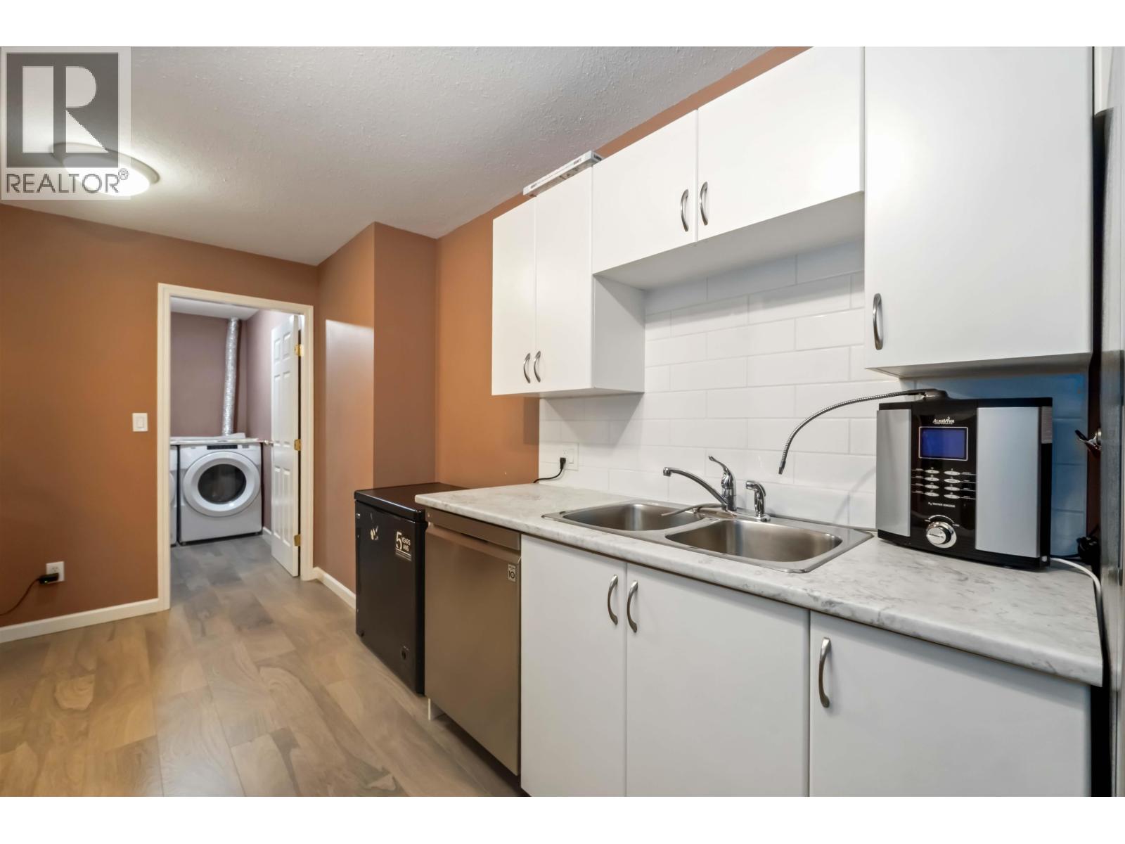 401 22351 St Anne Avenue, Maple Ridge, British Columbia  V2X 2E7 - Photo 6 - R3073205