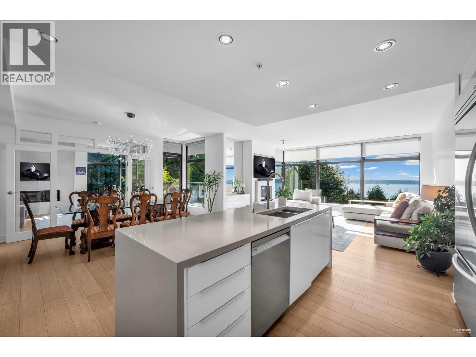 401 3315 Cypress Place, West Vancouver, British Columbia  V7S 3J7 - Photo 9 - R3073209