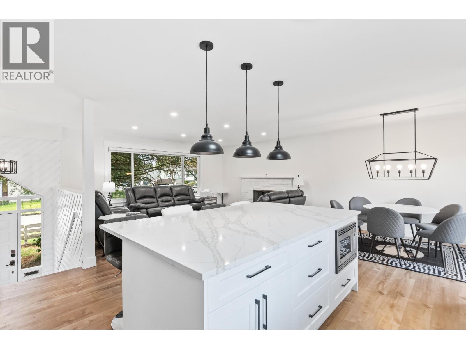 21099 Berry Avenue, Maple Ridge, British Columbia  V2X 7V3 - Photo 10 - R3073056