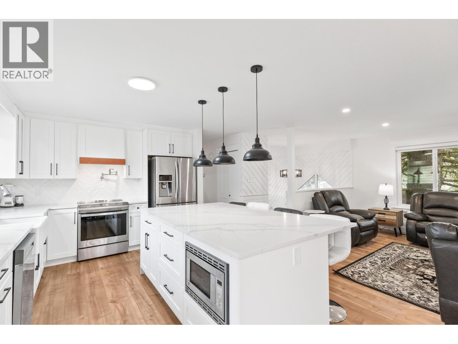 21099 Berry Avenue, Maple Ridge, British Columbia  V2X 7V3 - Photo 8 - R3073056