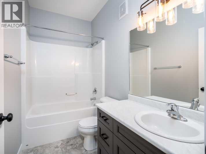 3702 72 Avenue, Lloydminster, Alberta T9V 3R1 - Photo 9 - A2270513