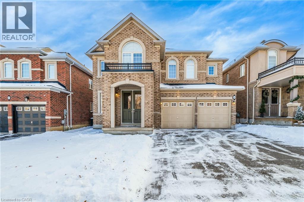 <div class="slider-price">$1,599,000</div><p>22 Woodhouse Street, Hamilton, Ontario</p>