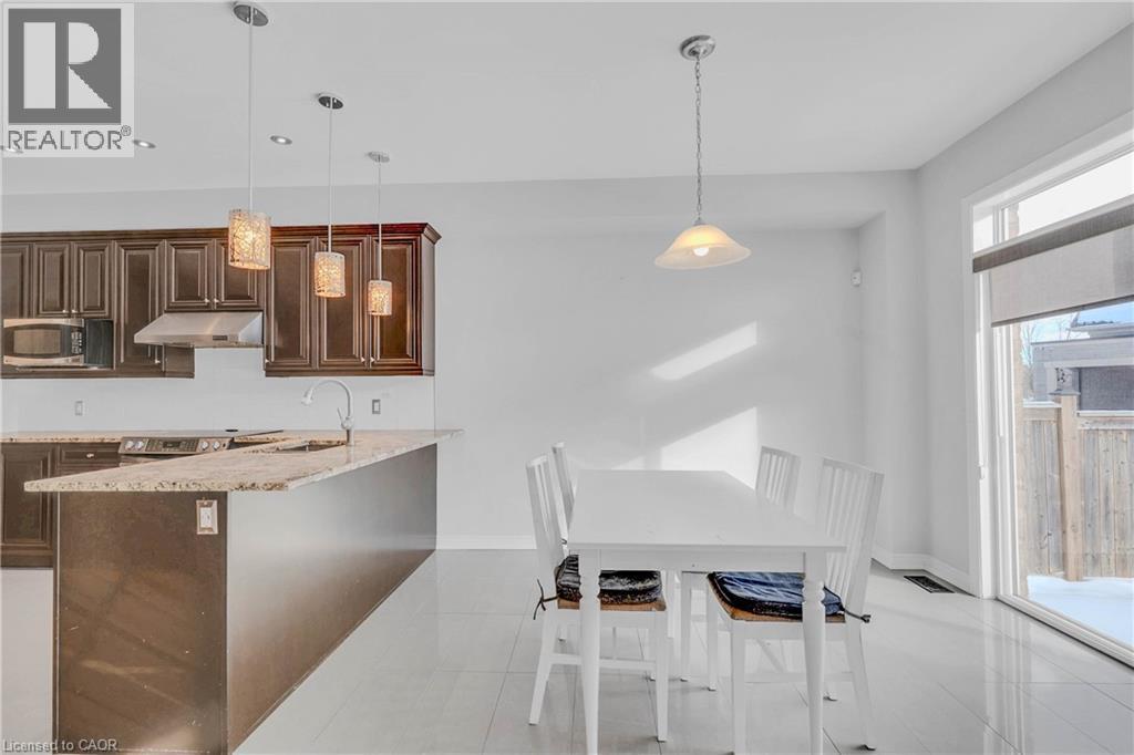 22 Woodhouse Street, Hamilton, Ontario L9K 0H2 - Photo 12 - 40793209