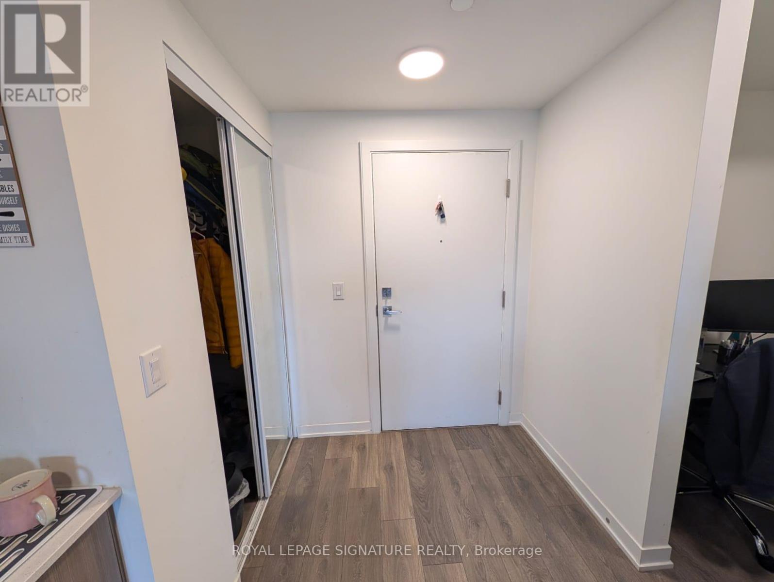 414 - 165 Canon Jackson Drive, Toronto (Beechborough-Greenbrook), Ontario  M6M 2G1 - Photo 5 - W12615290