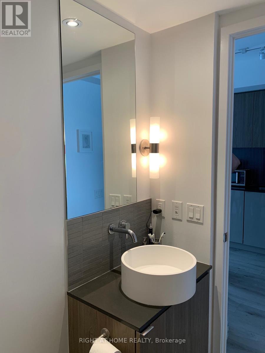 3608 - 161 Roehampton Avenue, Toronto, Ontario  M4P 0C8 - Photo 13 - C12615914