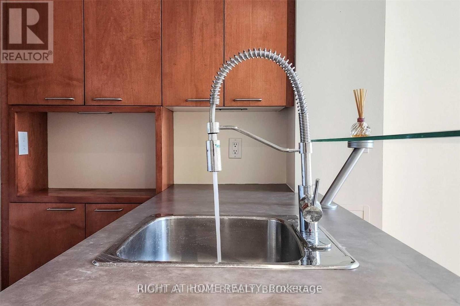 406 - 255 Richmond Street E, Toronto, Ontario  M5A 4T7 - Photo 16 - C12615944