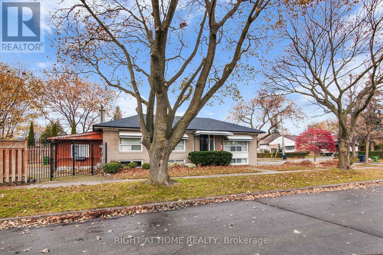 46 BASILDON CRESCENT, Toronto, Ontario